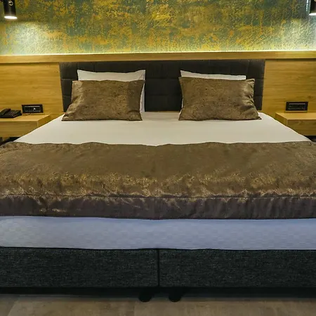 Peramis & Hotel 3*