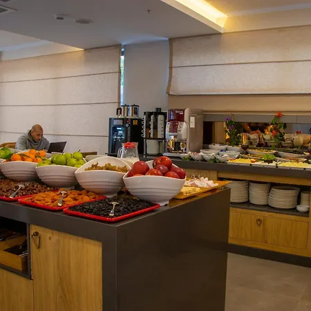 Hotel Peramis & 3*