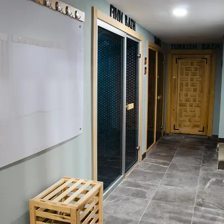 Hotell Peramis &