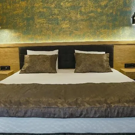 Peramis & Hotel 3*